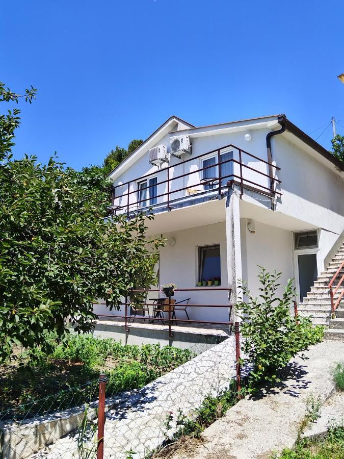 Apartments Pasha Благай Екстериор снимка